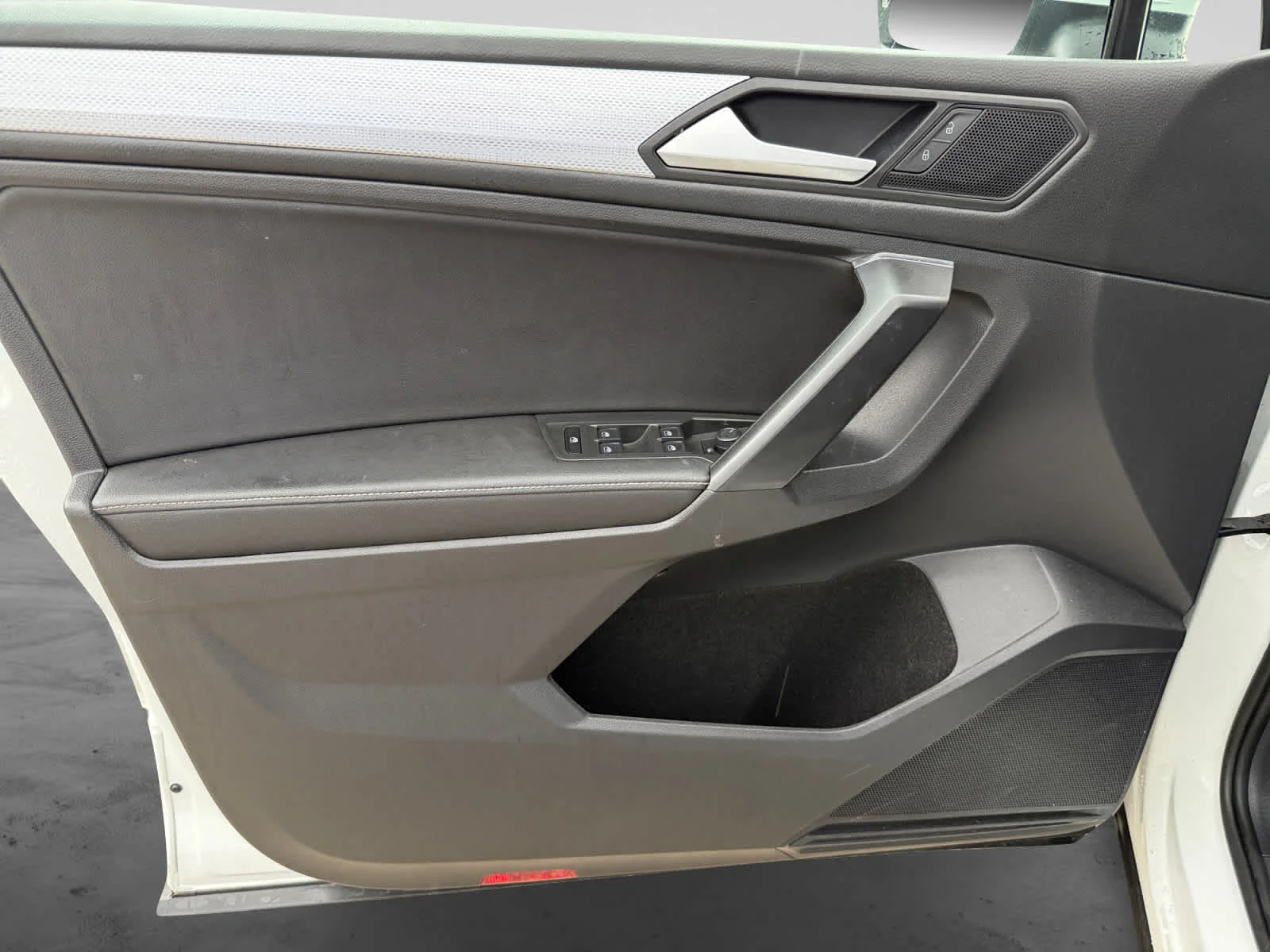 Used 2023 Pure White Volkswagen S image 10