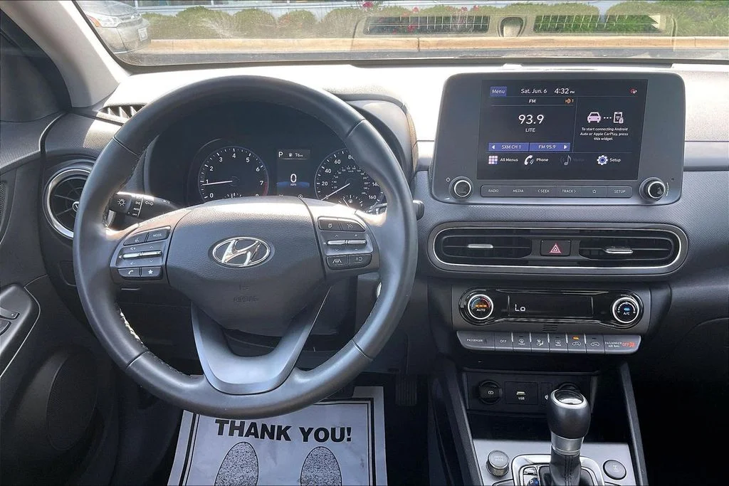 Used 2022 Silver Hyundai SEL image 17
