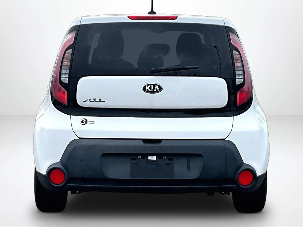 Used 2016 White Kia Base image 5