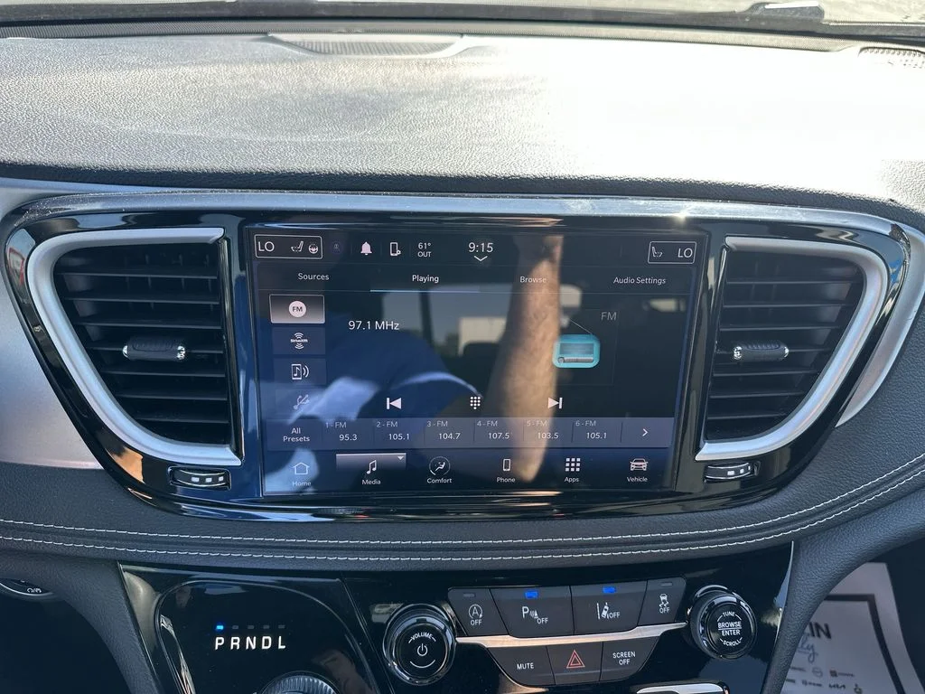 Used 2023 White Chrysler Touring image 22