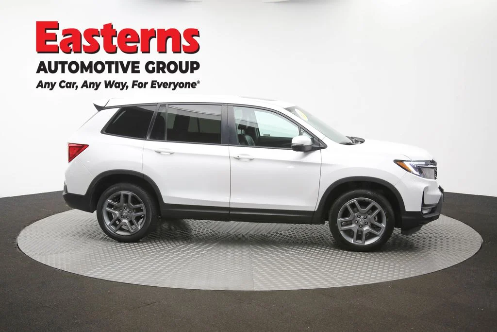Used 2023 White Honda EX-L image 48
