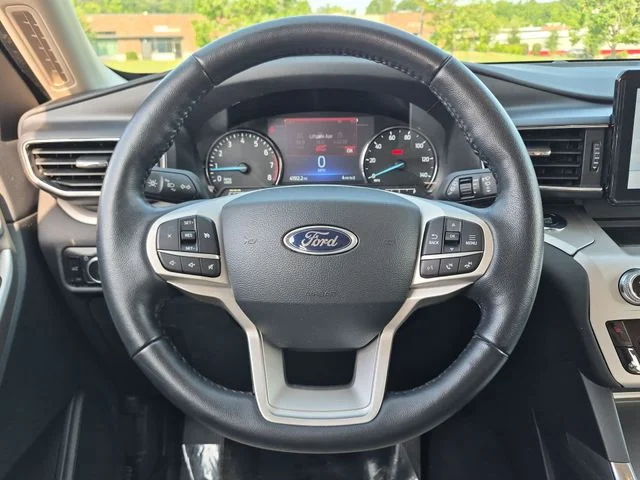 Used 2023 White Ford XLT image 31