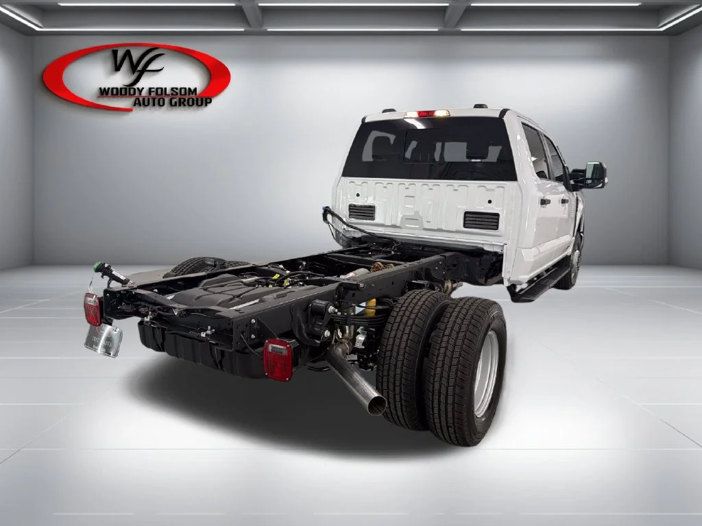 New 2027 Oxford White Ford F-350® XL image 6