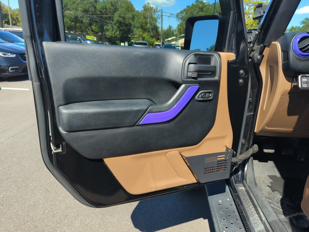 Used 2015 Black Jeep Unlimited Sahara image 18
