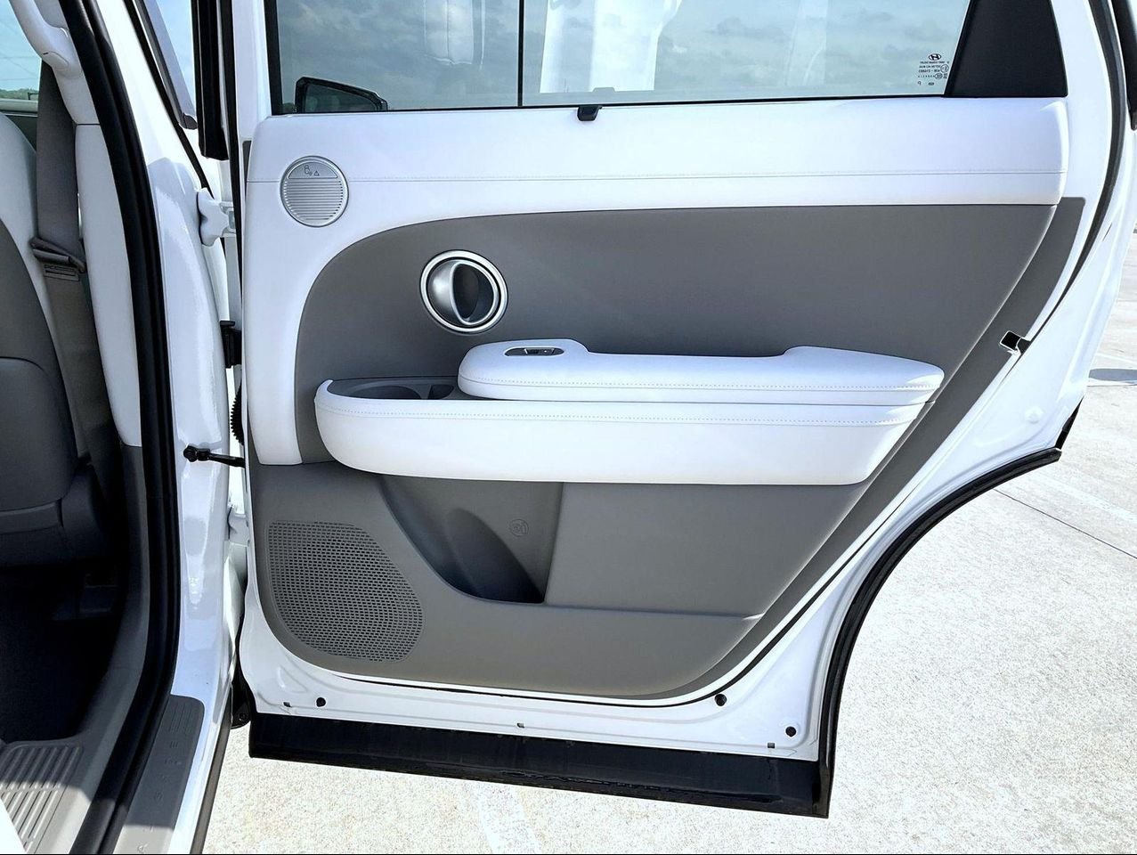 New 2026 White Hyundai SEL Premium image 23