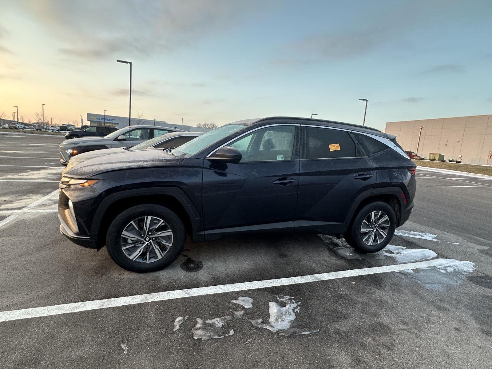 Certified 2024 Hyundai Tucson Blue with VIN KM8JBCD19RU167056 for sale in Kansas City