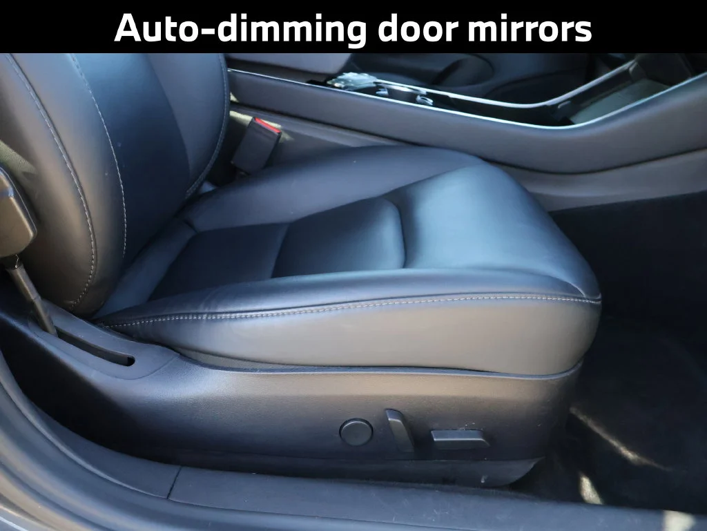 Used 2018  Tesla  image 11