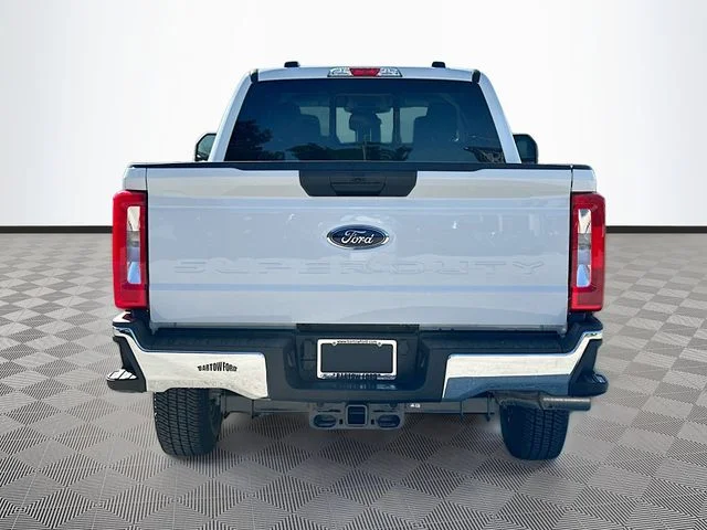New 2026 Oxford White Ford XL image 5