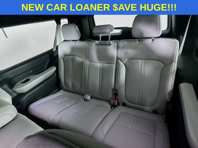 New 2026 Bright White Clear-Coat Exterior Paint Jeep Grand Wagoneer image 30