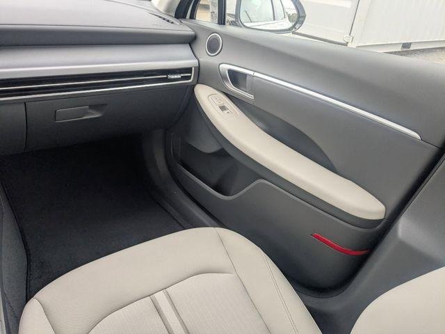New 2026 White Hyundai SEL Sport image 15