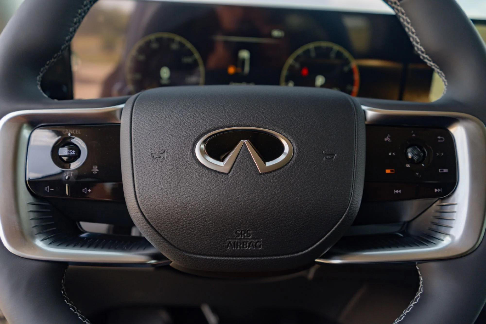 New 2027 DYNAMIC METAL INFINITI Luxe 4WD image 11