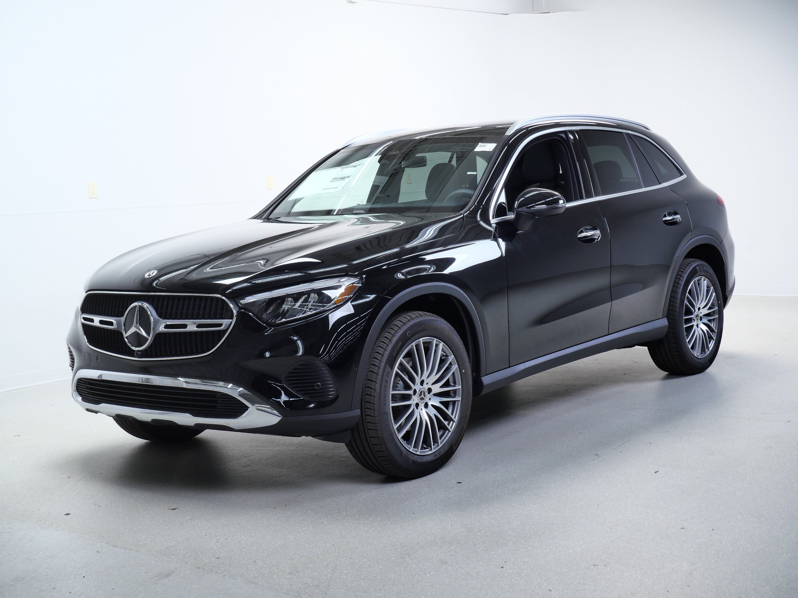 New 2026 Black Mercedes-Benz GLC 300 image 3