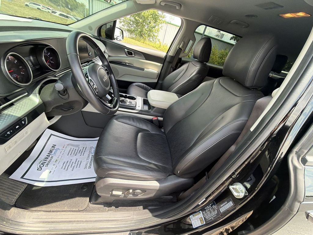 Used 2024 Black Kia LX image 15