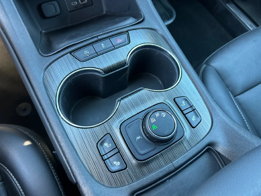 2023 GMC Acadia SLT - Photo 27
