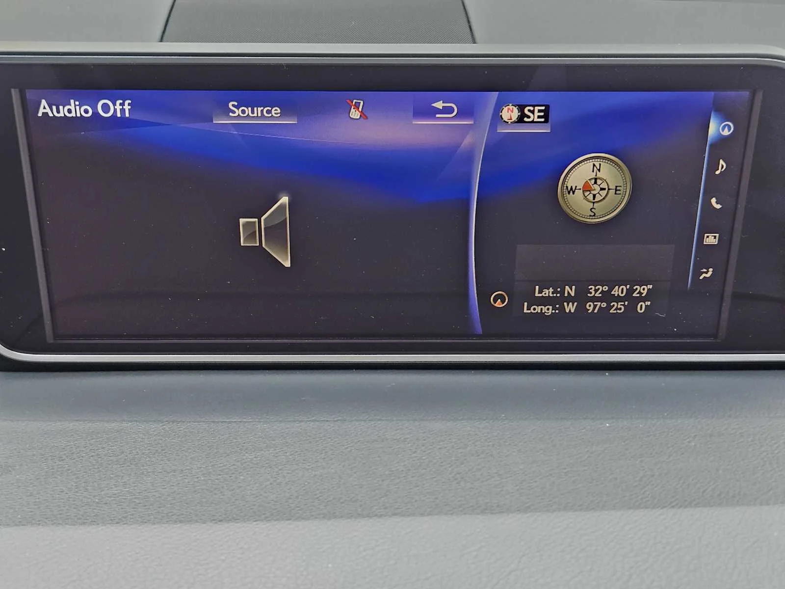 Used 2019 Atomic Silver Lexus  image 11