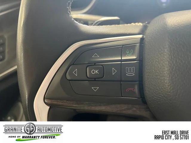 Used 2024 Silver Jeep 4xe image 33