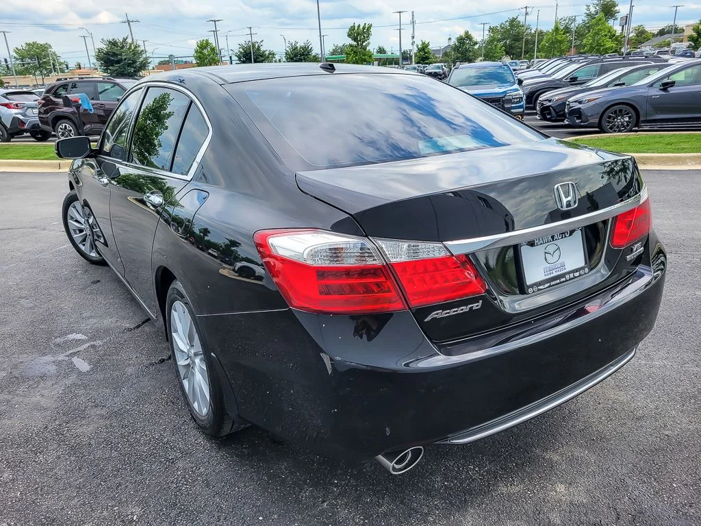 Used 2014 Black Honda Touring image 6