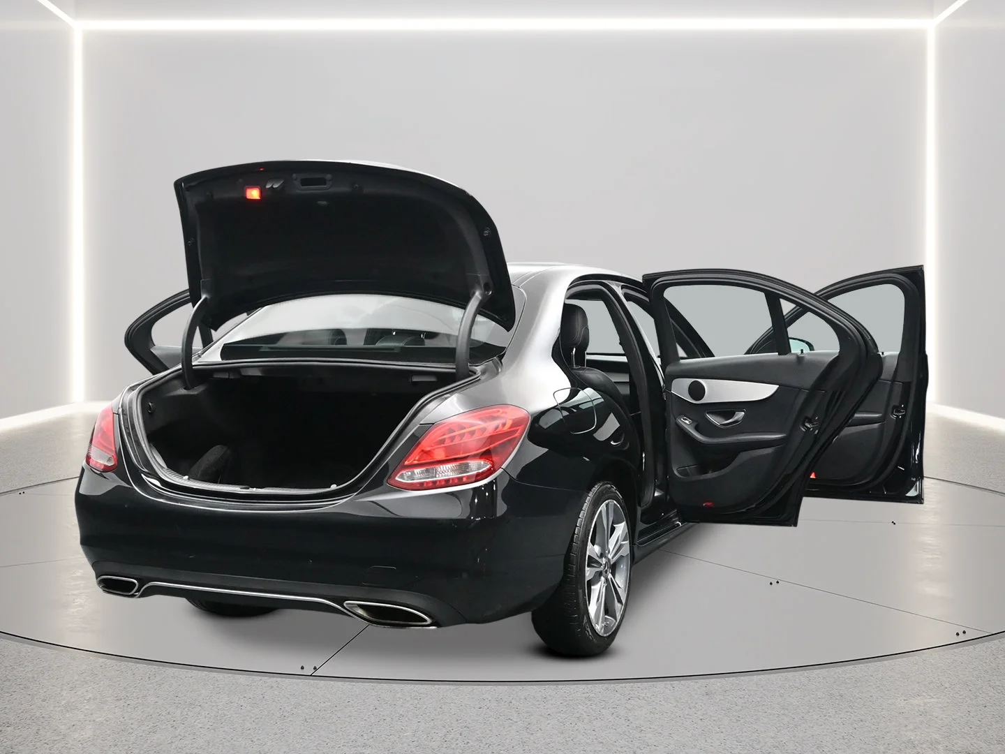 Used 2018 Black Mercedes-Benz C 300 image 9
