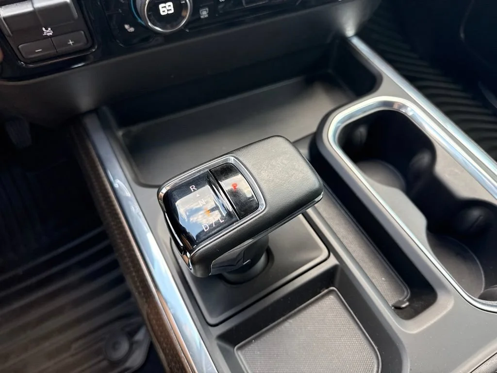 Used 2024 Summit White Chevrolet LT image 19