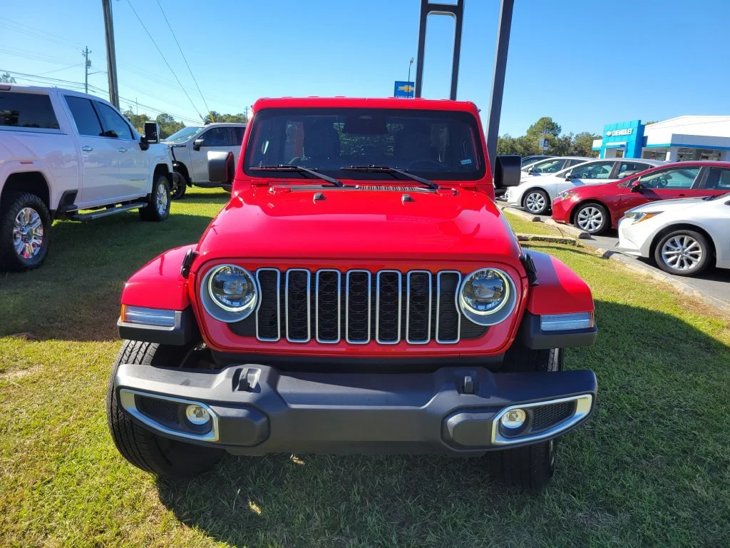 Used 2025 Red Jeep Sahara image 9