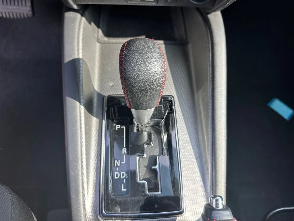 Used 2024 White Diamond Mitsubishi 2.0 SE image 20