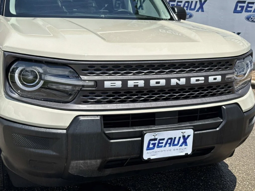 Used 2025 Beige Ford Big Bend image 3