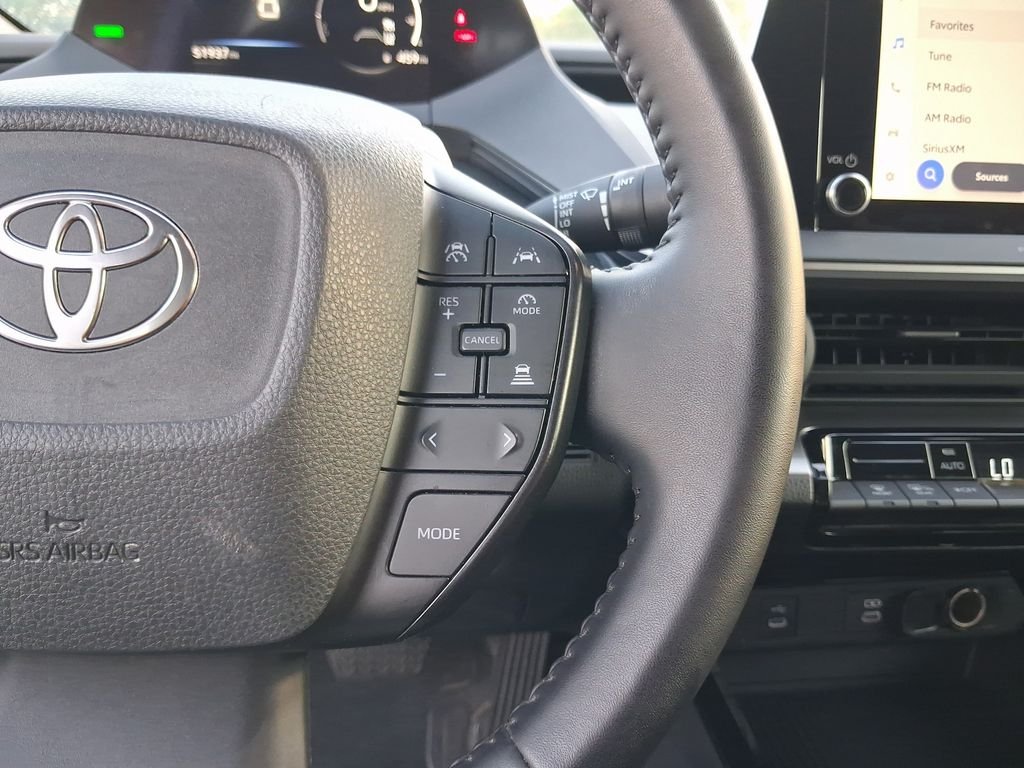 Used 2025  Toyota LE image 23