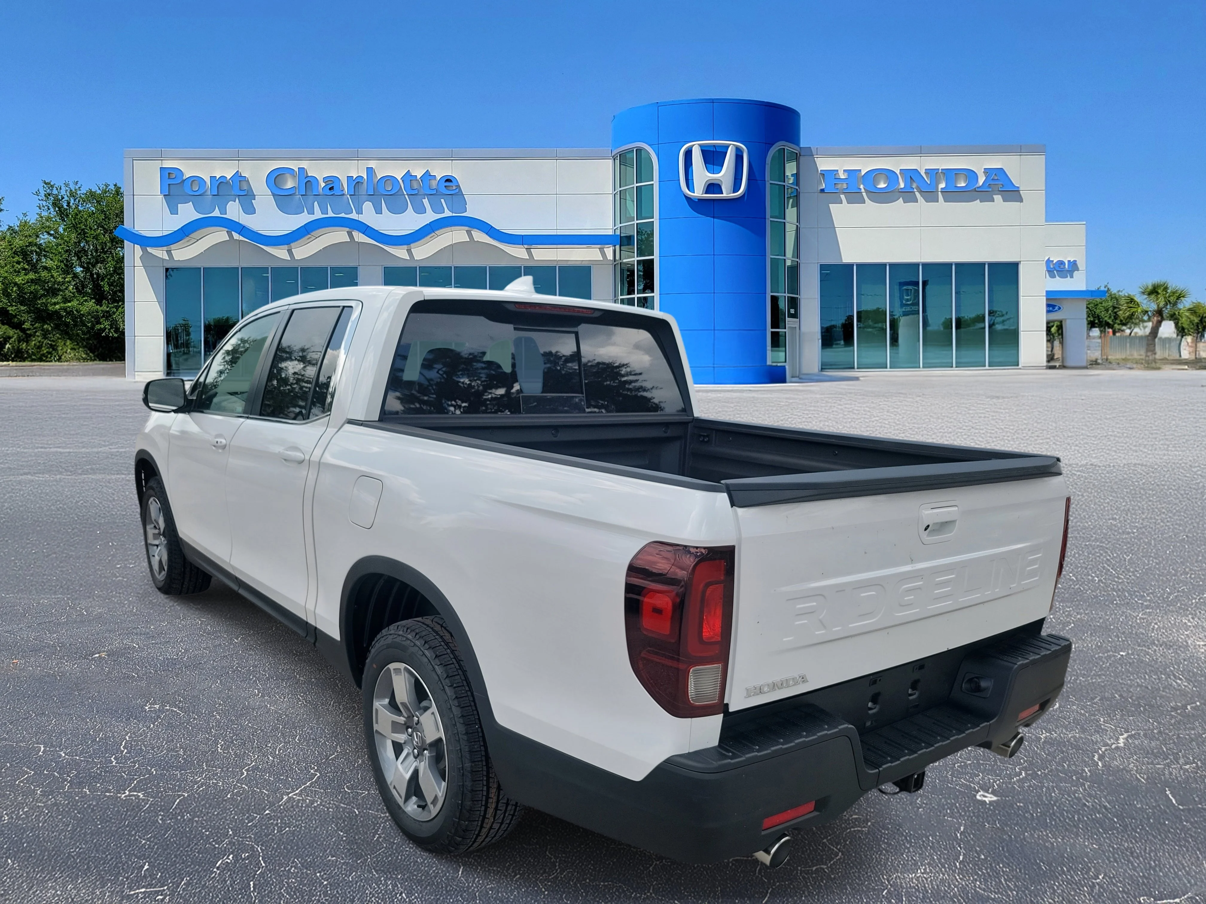 New 2026 Platinum White Pearl Honda RTL image 6