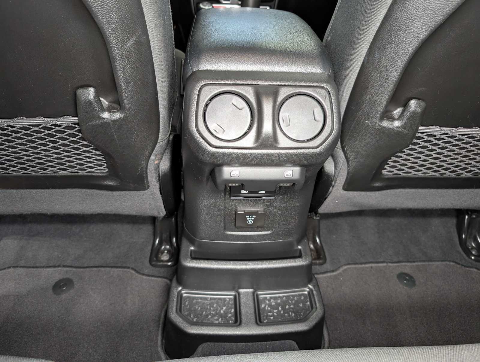 Used 2024 Silver Zynith Clearcoat Jeep Rubicon image 25