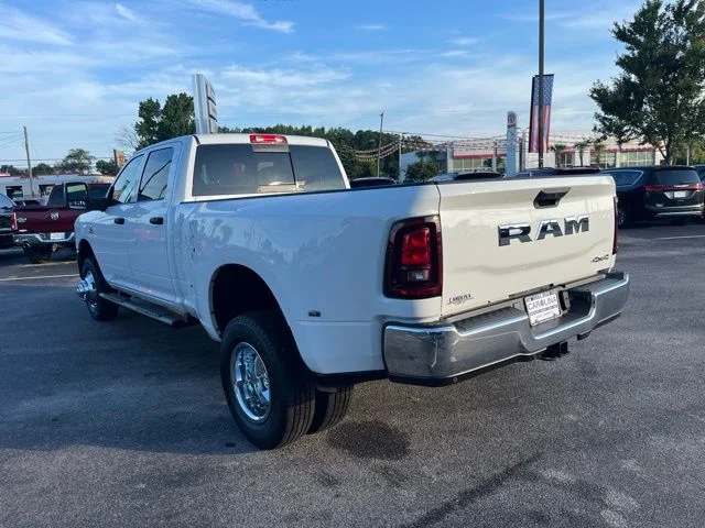 New 2026 Bright White Clear-Coat Exterior Paint RAM Tradesman image 3