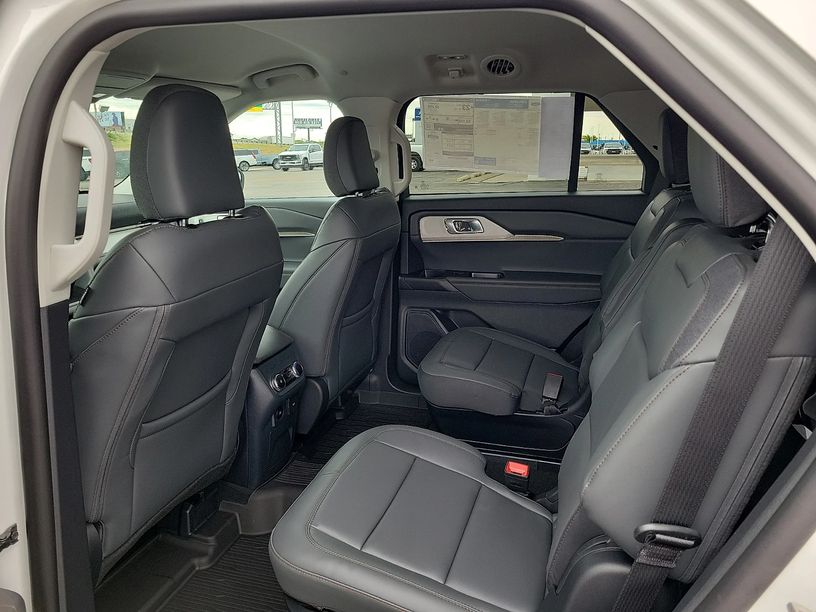 New 2026 Star White Metallic Tri-Coat Ford Active image 9