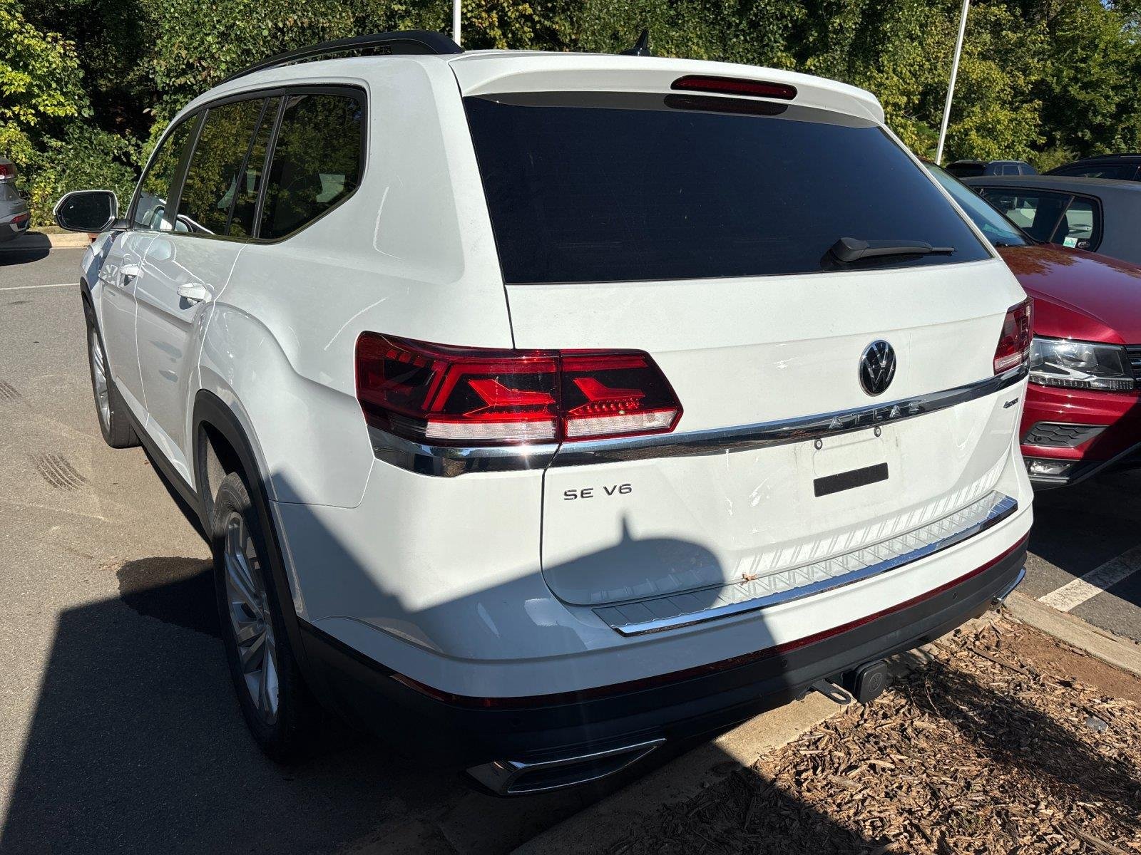 Used 2023 Pure White Volkswagen 3.6L V6 SE w/Technology image 3