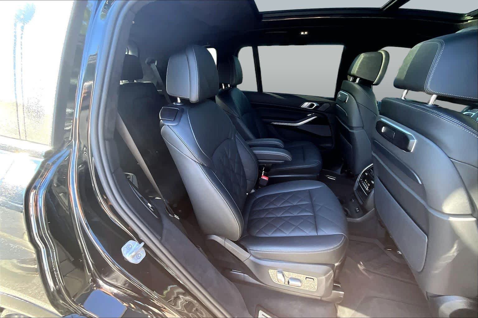 Used 2025 Black Sapphire Metallic BMW xDrive40i image 20