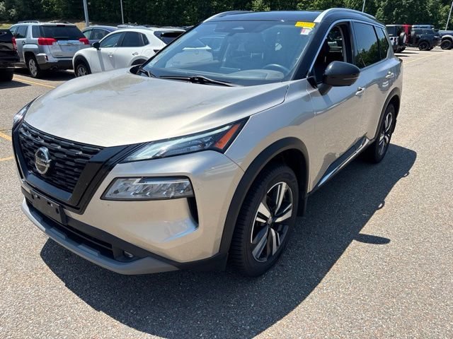 Certified Used 2021 Brilliant Silver / Black Nissan SL image 3