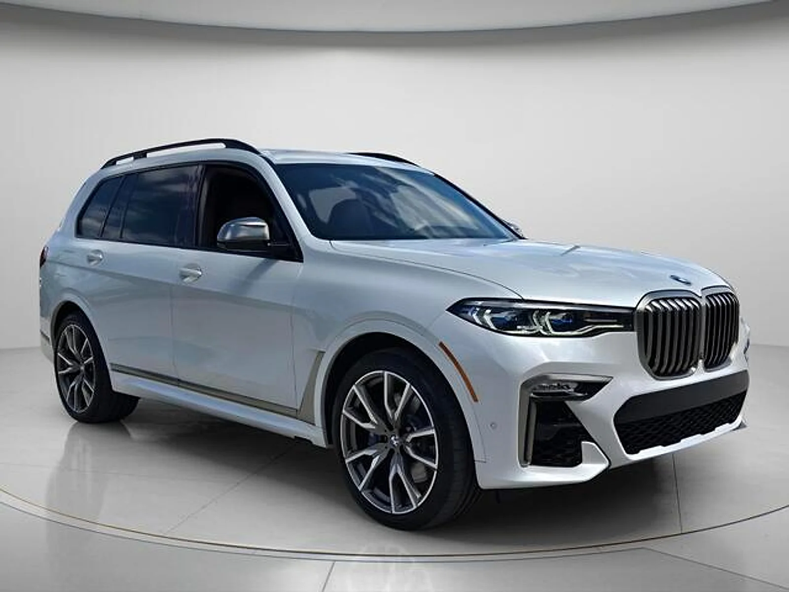 Used 2022 Mineral White Metallic BMW M50i image 8
