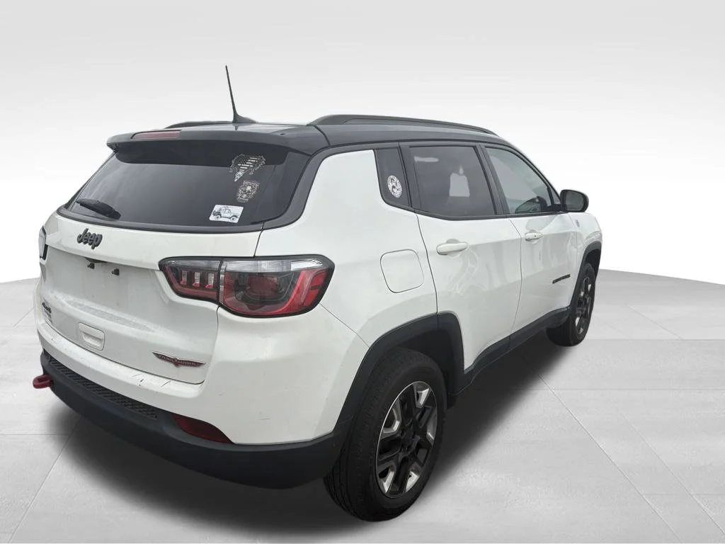 Used 2018 White Jeep Trailhawk image 34