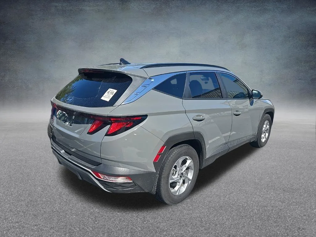 Used 2024 Gray Hyundai SEL image 9