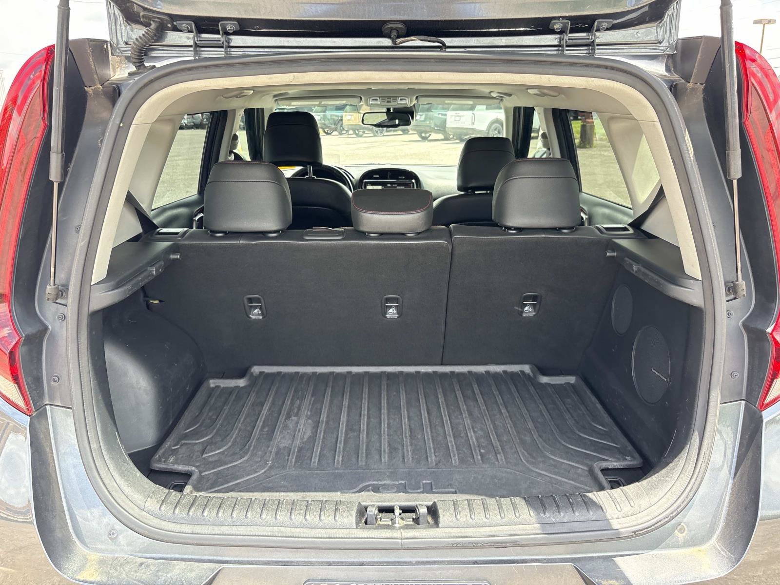 Used 2021 Gravity Gray Kia Turbo image 11