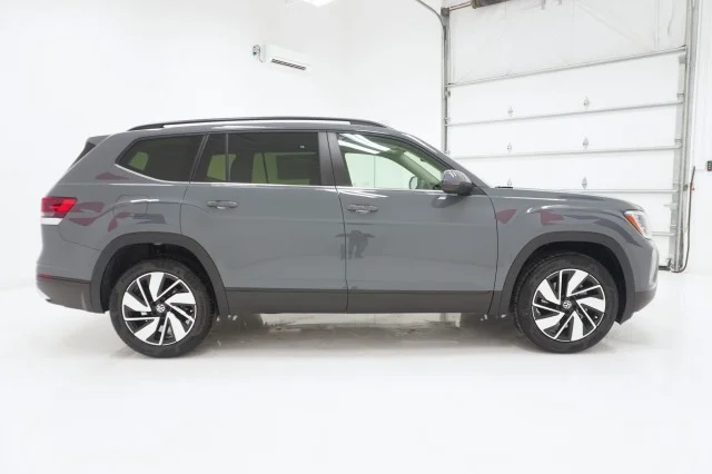 New 2026 Pure Gray Volkswagen 2.0T SE w/Technology image 4