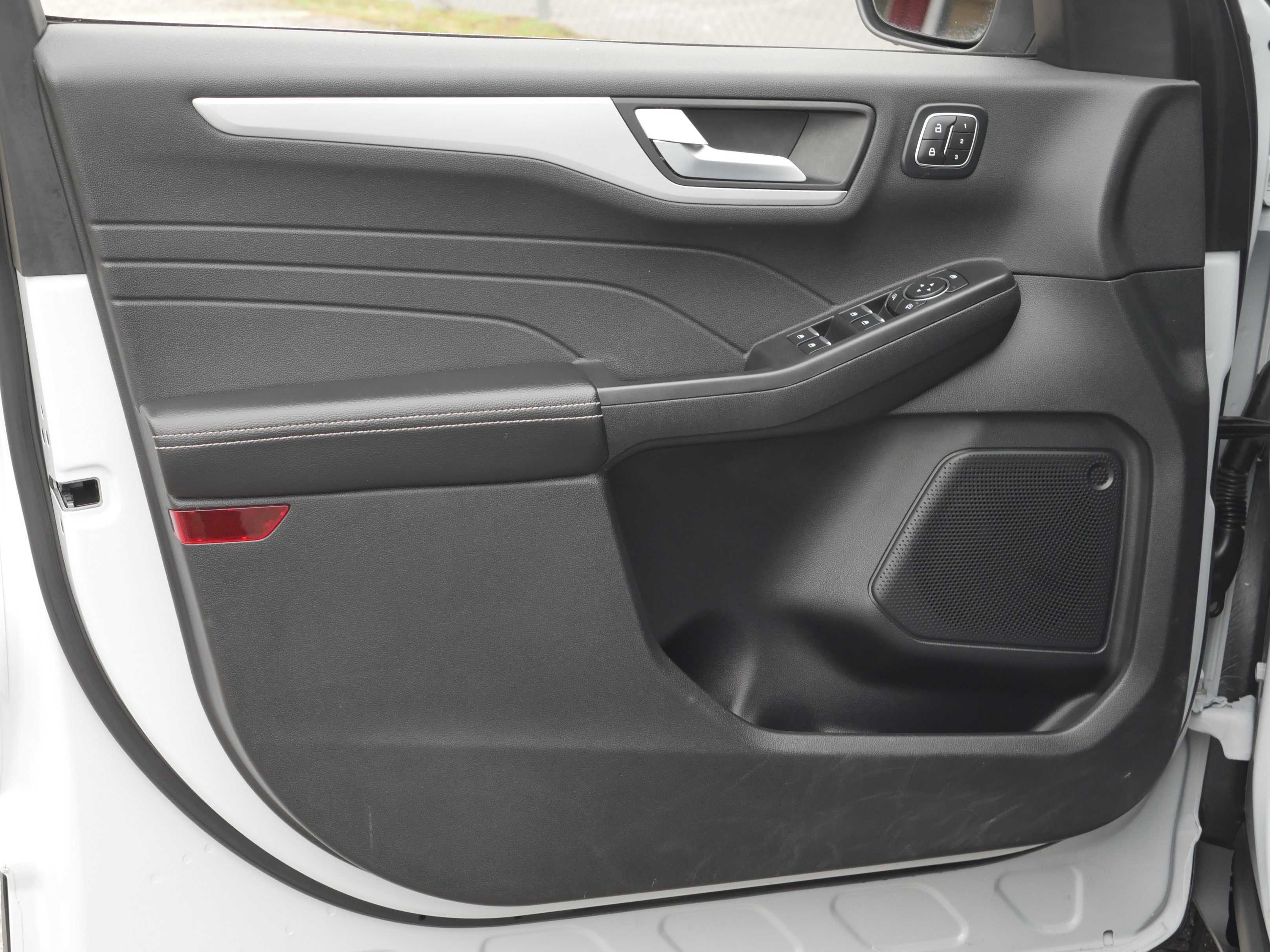 Used 2025 Space Silver Metallic Ford Platinum image 32