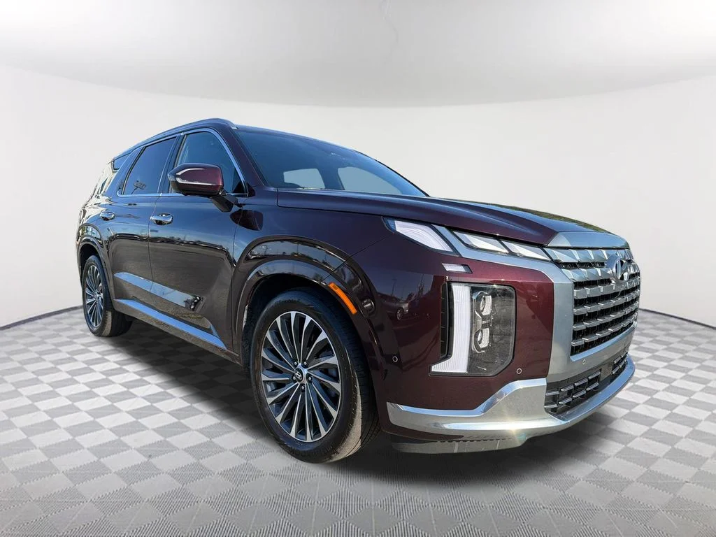 Used 2024 Red Hyundai Calligraphy image 3