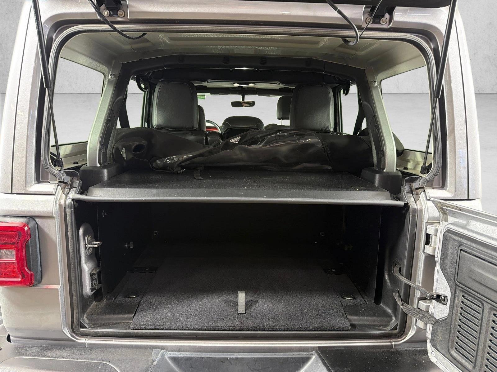 Used 2019 Billet Silver Metallic Clearcoat Jeep Rubicon image 20