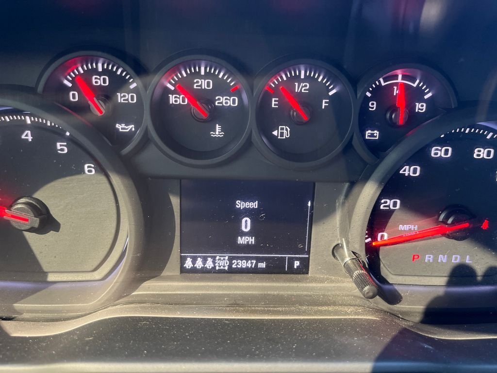 Used 2025 White Chevrolet Custom image 17