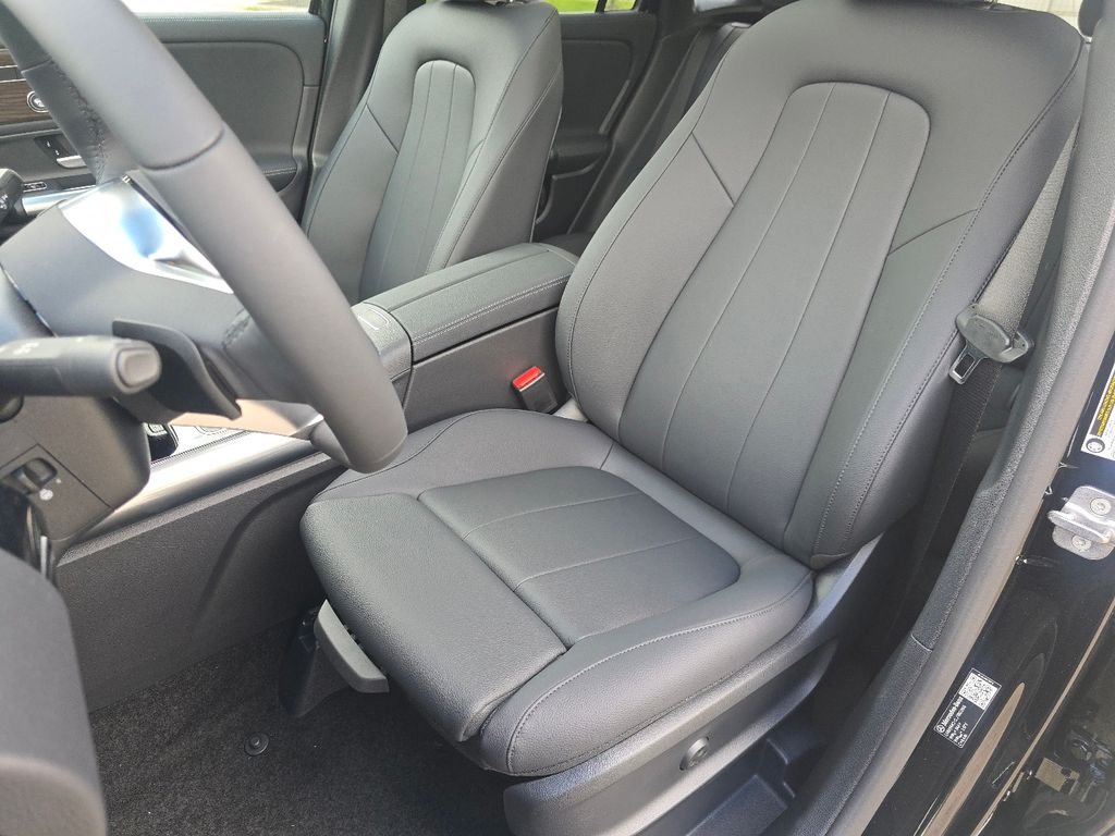 New 2026 Night Black Mercedes-Benz GLA 250 image 24