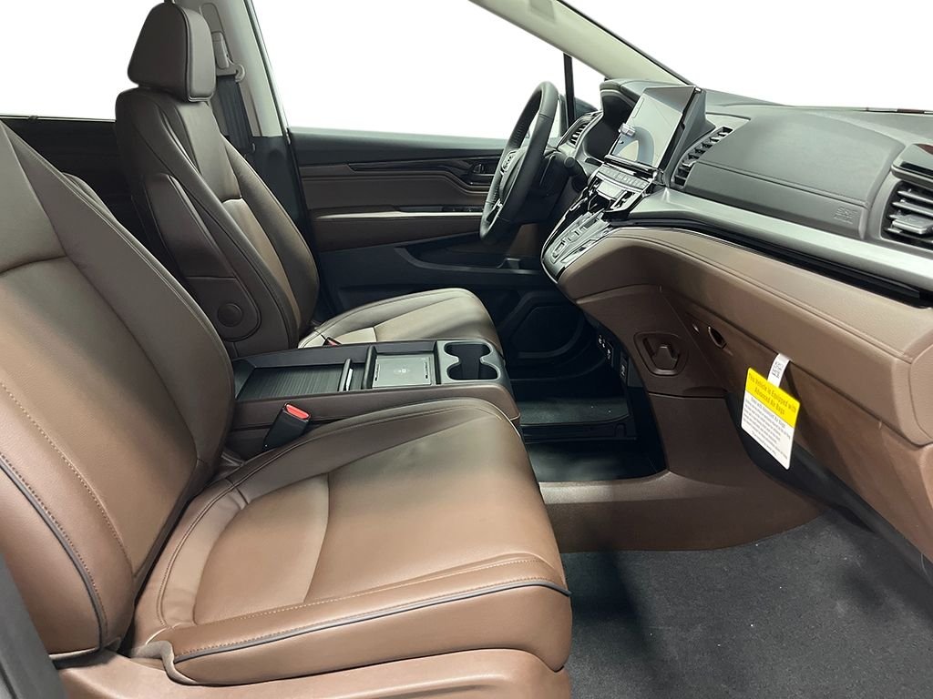 New 2026 Platinum White Pearl Honda Touring image 30