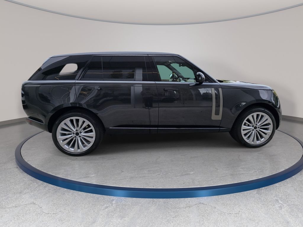 New 2026 Carpathian Grey LAND ROVER SE 7 Seats image 4