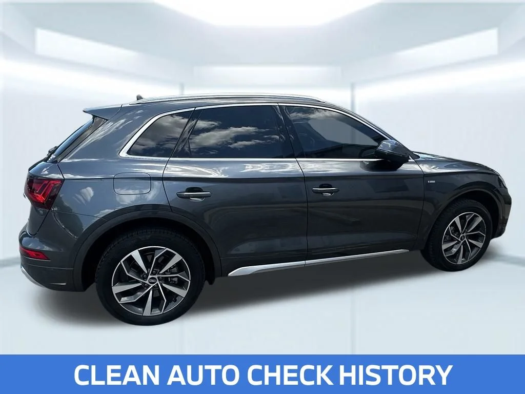 Used 2022  Audi 45 S line Premium image 2