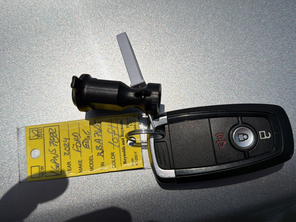 Used 2024 Silver Ford SEL image 31