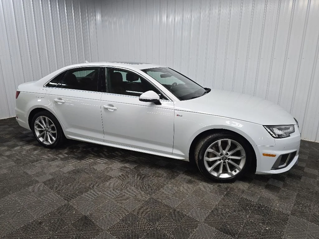 2019 Audi A4 2.0T quattro S tronic Premium Plus's photo