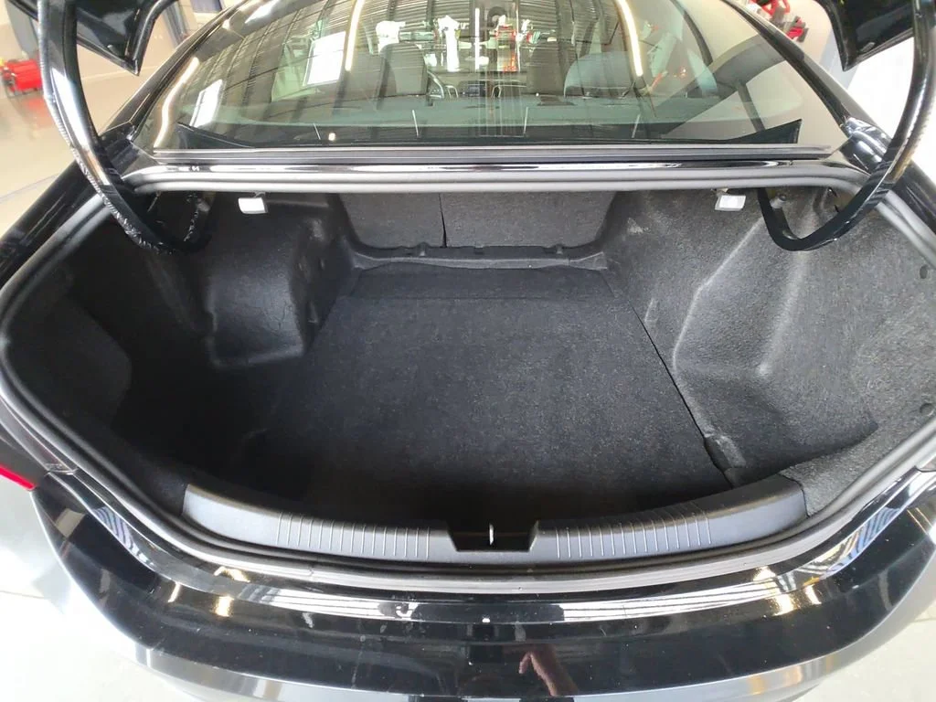Used 2024 Mosaic Black Metallic Chevrolet 1LT image 23